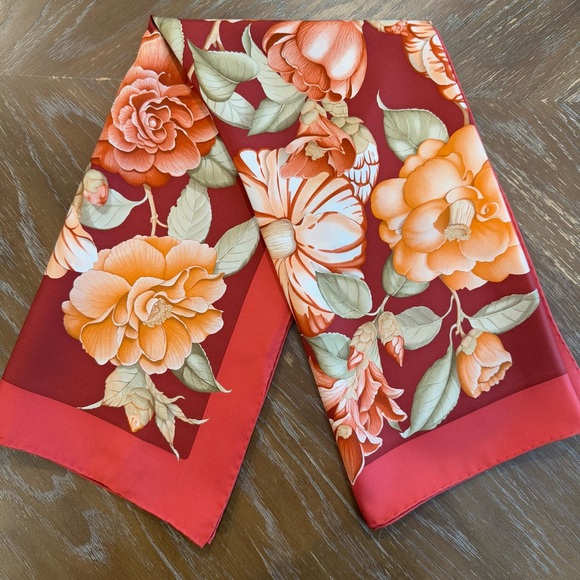 Authentic Salvatore Ferragamo Scarf - Picture 7 of 7